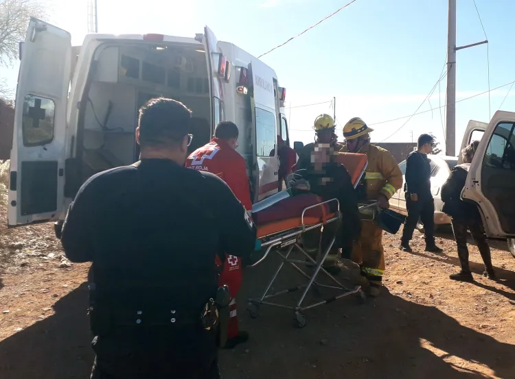 Muere mujer por caída a un barranco