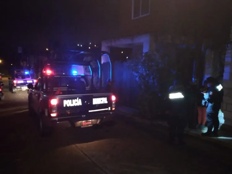 Rescatan cuerpo sin vida de mujer dentro de vehículo en llamas