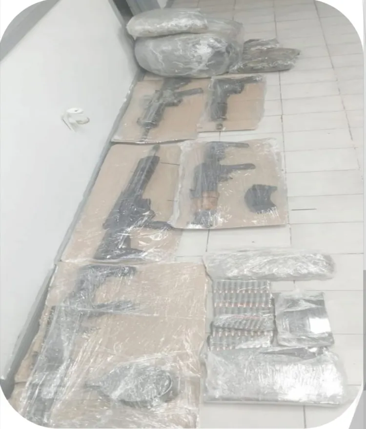 Decomisa Mesa Estatal arsenal y droga en Magdalena de Kino