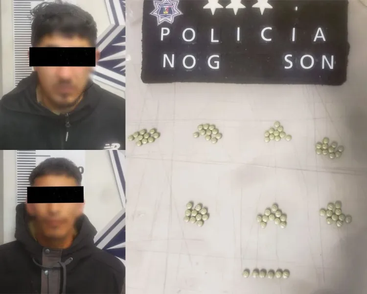 Detienen a dos por posesión de narcóticos; estaban orinando en la calle