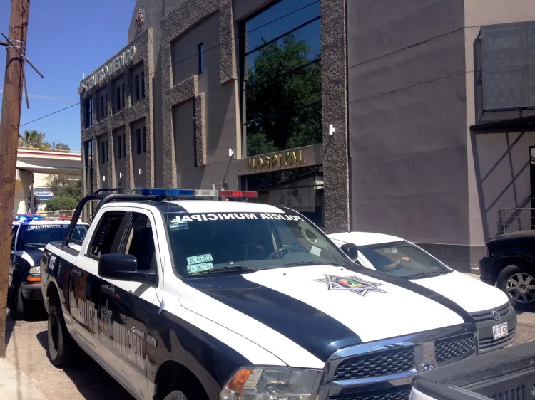 Despojan a mujer violentamente de su vehículo