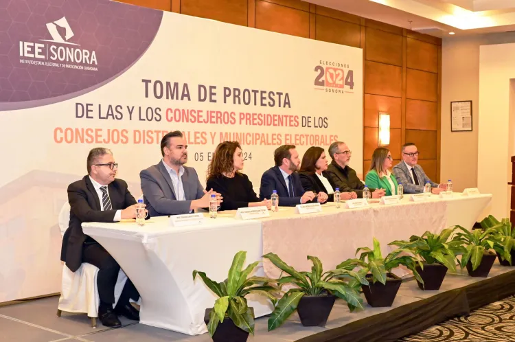 Protestan funcionarios de consejos distritales y municipales electorales