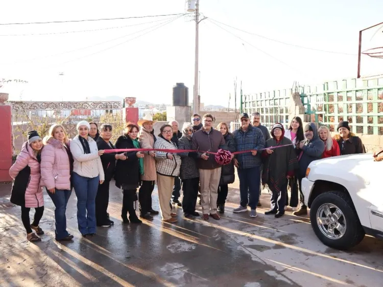 Entrega Alcalde obra y apoyos a familias por incendio