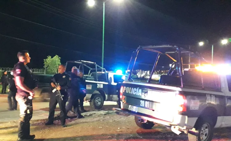 Resulta ileso conductor ebrio luego de volcar su auto en el bulevar 2 mil