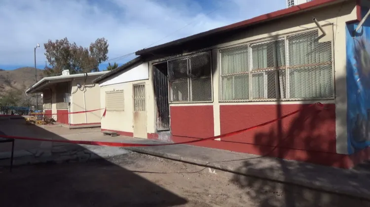 Corto circuito podría haber ocasionado incendio en escuela