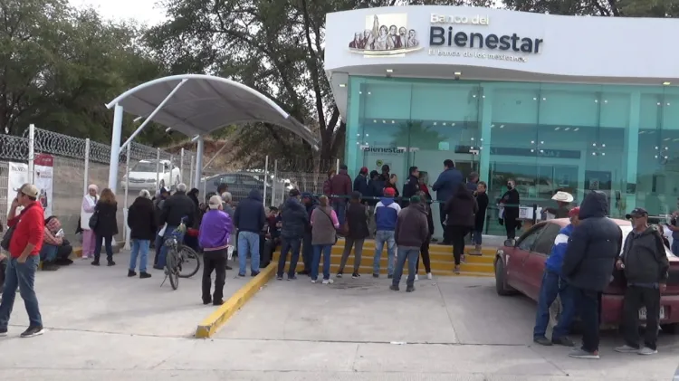 Lento el proceso de pagos del Banco del Bienestar a adultos mayores