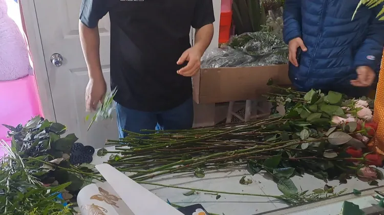 Bajan ventas en ventas de flores, joyas y obsequios