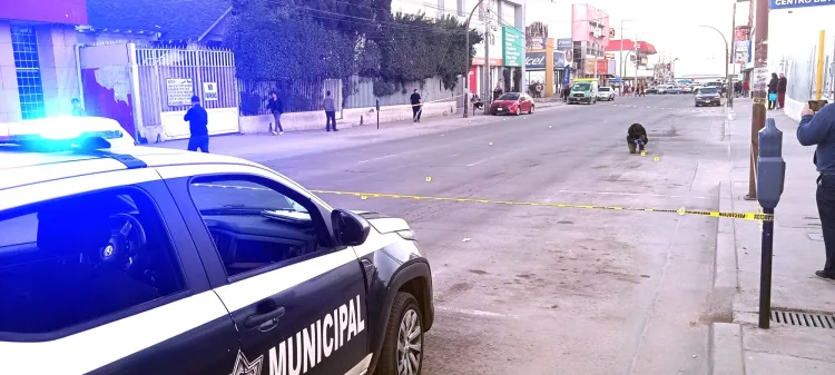 Ataque fue contra joven conductor; iba acompañado de su madre y hermana