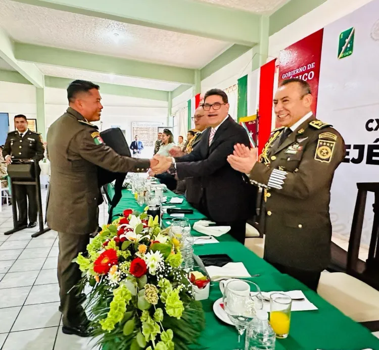 Conmemora Alcalde Día del Ejército Mexicano