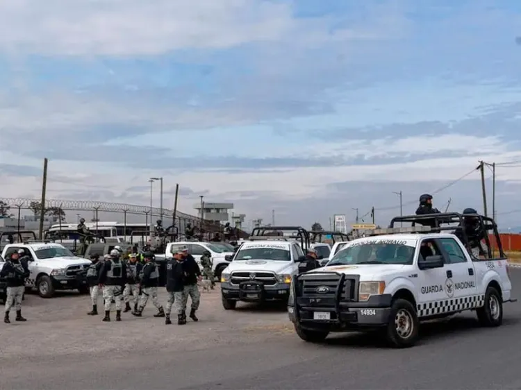 Brindan seguridad GN en carreteras de 10 estados: Sedena