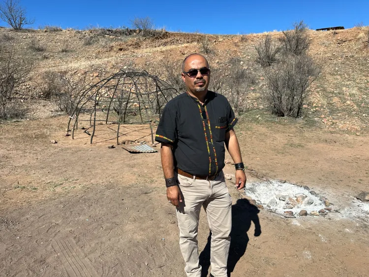 Realizan apaches ceremonia de sanación