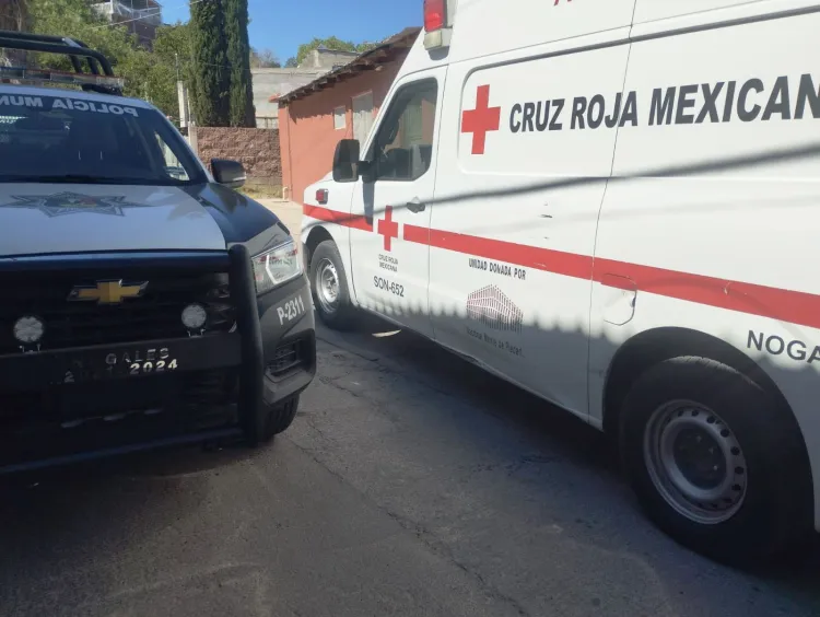 Agrede a su expareja y provoca daños en su vivienda