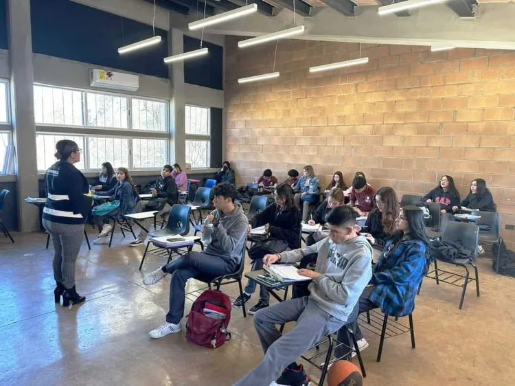 Previenen por uso de vapeadores en la Prepa Municipal