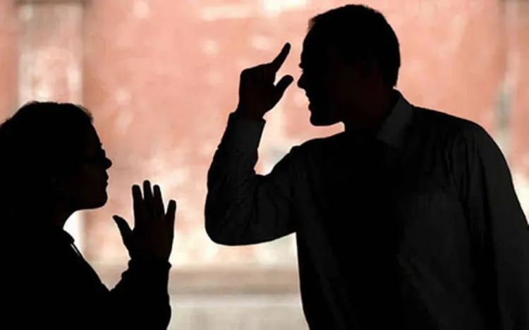 Agrede a expareja por no prestarle al hijo