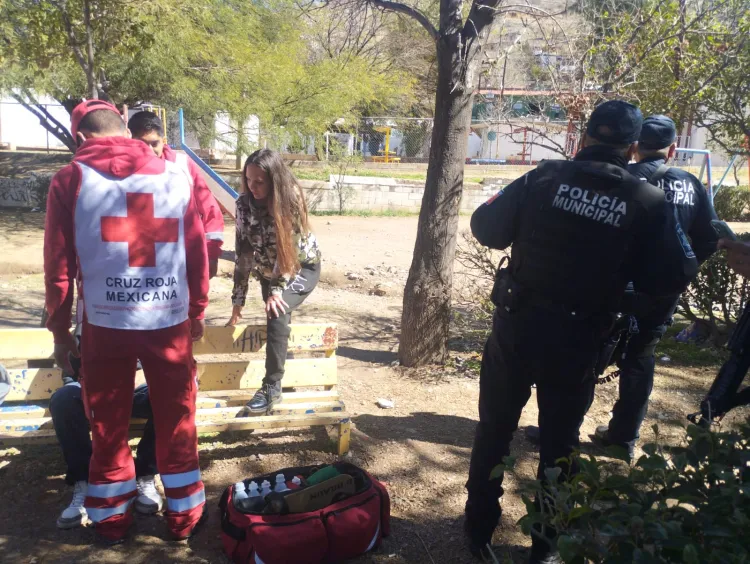 Reaniman a menor en parque por sobredisis