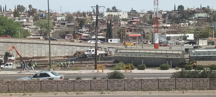 Tres vagones más del tren vuelcan en patios de Ferromex