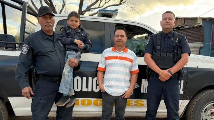 Rescatan policías municipales a menor extraviado en Mascareñas