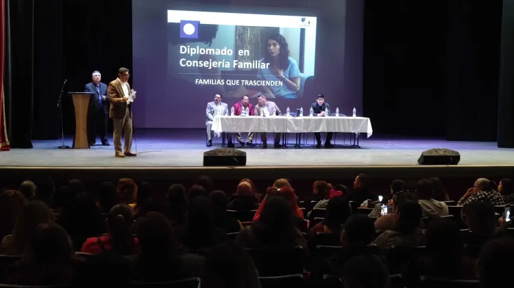 Realizan diplomado de consejería familiar en Nogales