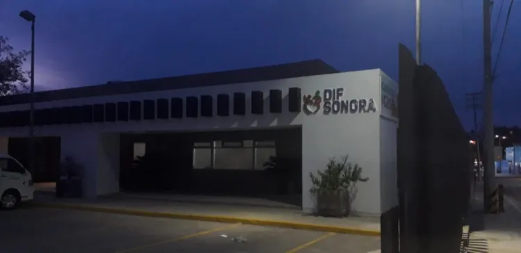 Huye migrante menor del albergue DIF