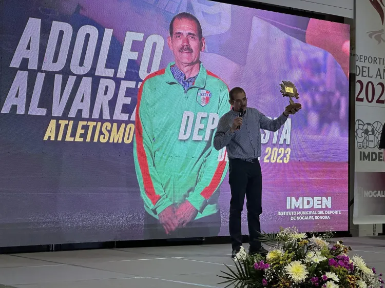 Adolfo Alvarez se lleva premio