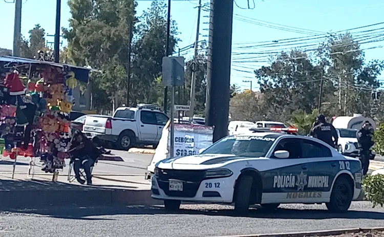 Se llevan de vivienda un auto y varios artículos