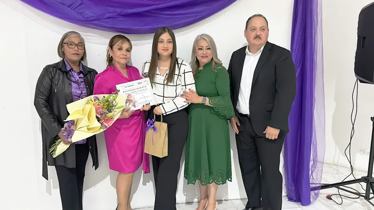 Reconocen a mujeres nogalenses destacadas