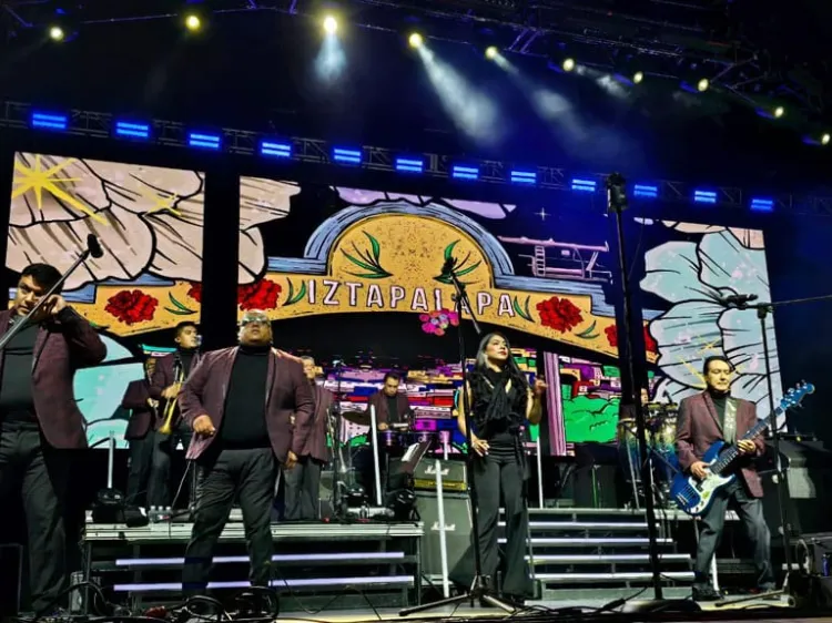 Desde Iztapalapa, para el mundo, a bailar con Los Ángeles Azules