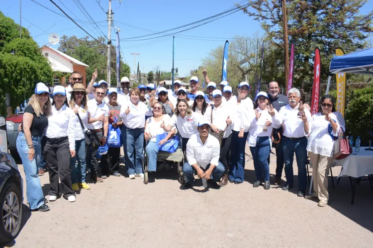 Acompaña Lety Amparano a vecinos de la Buenos Aires