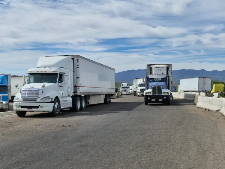 Fallas en la Aduana provoca crisis en transportistas