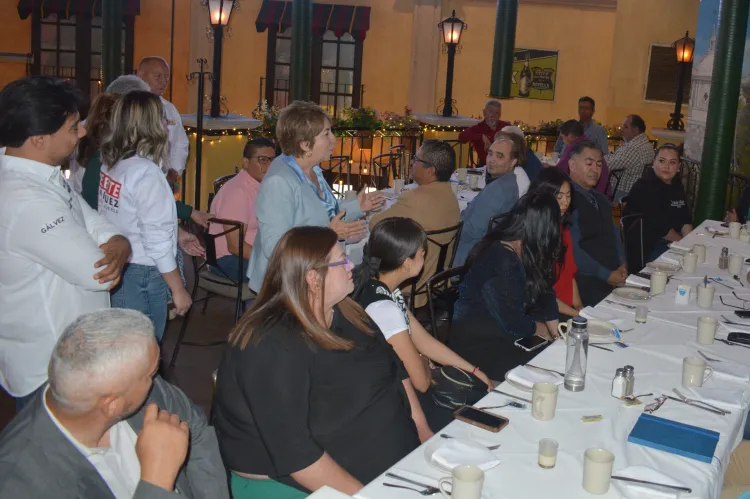 Fortalece contacto Lety Amparano con la comunidad