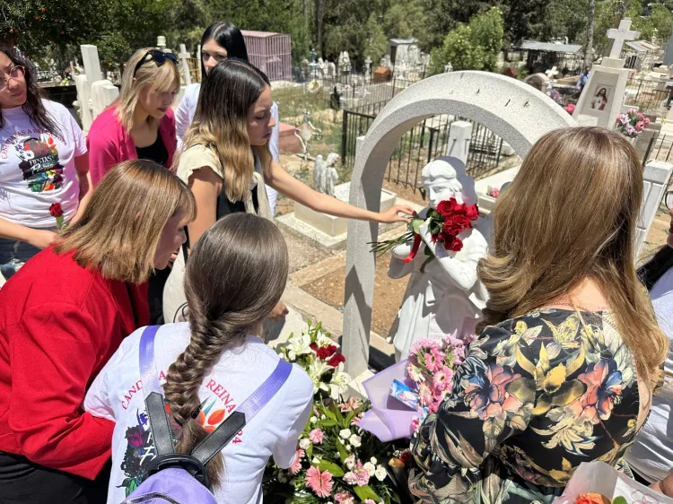 Visitan candidatas a la Reina Mártir de Nogales