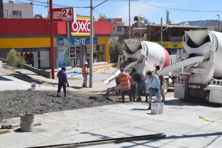 Repavimentan calle en “Bellotas”