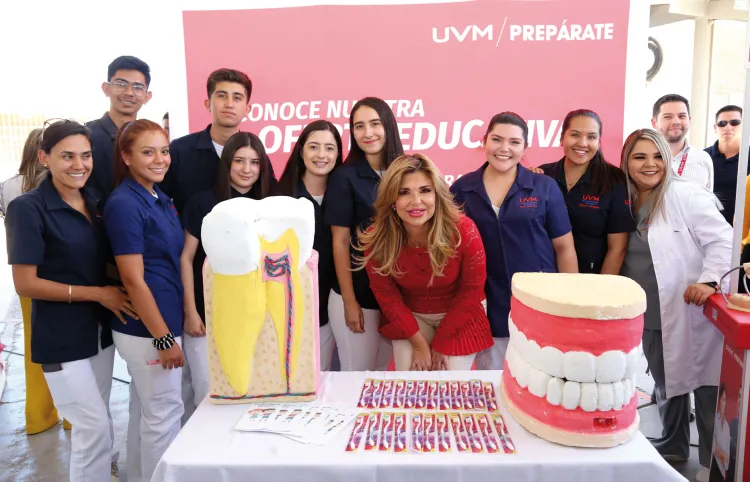 Exhorta a niños al aseo bucal