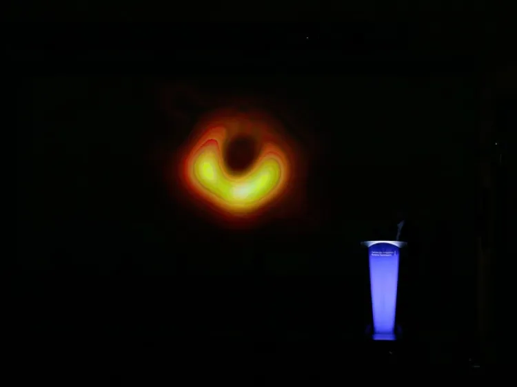 Así es un agujero negro; científicos revelan primeras imágenes