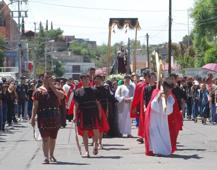 Reviven sufrimiento de Jesús