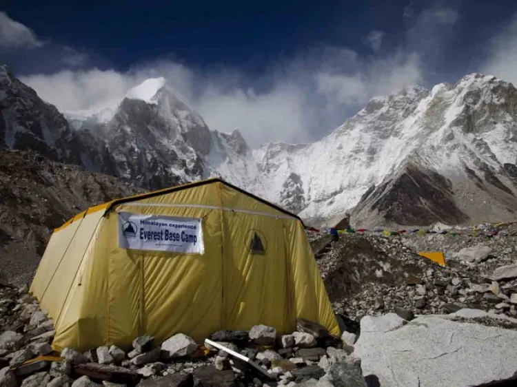 Científicos medirán altura del Everest; dicen que se encogió