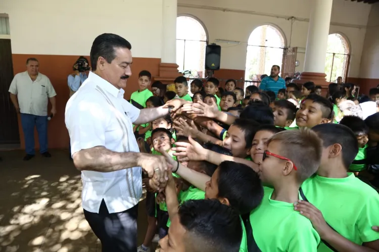 Celebran Día de las Niñas y los Niños