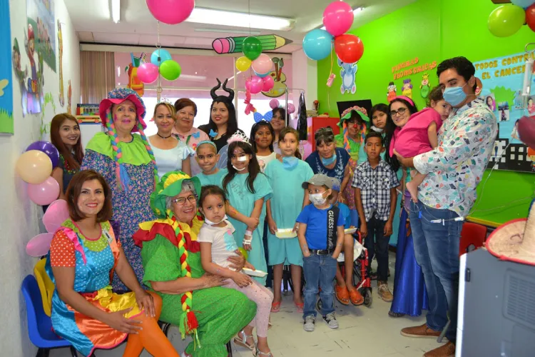 Festejan a los niños en su día