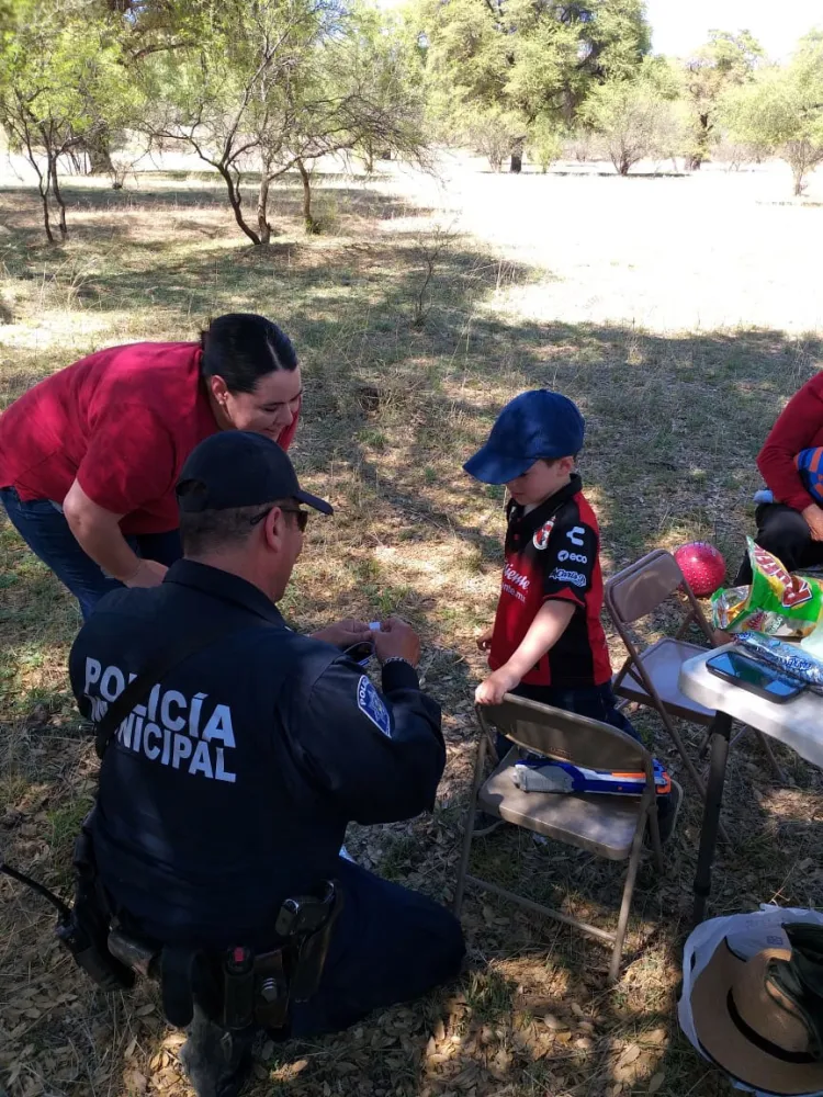 Ofrece Seguridad Públicafestejo a niños nogalenses