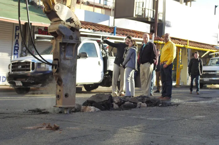 Avanzan trabajos de bacheo