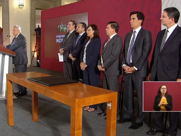 ‘Por si las moscas’ amplía López Obrador fondo para Pemex