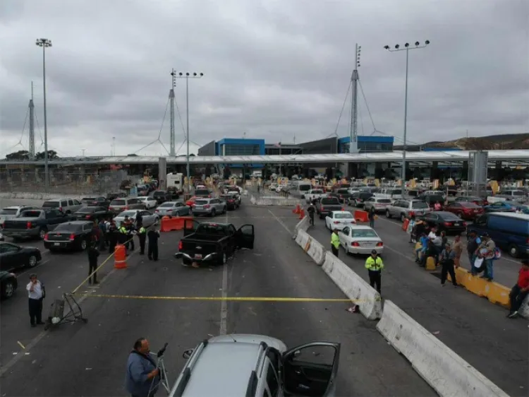Estadounidense ‘furioso’ atropella a 5; huye, choca y casi lo linchan en Tijuana
