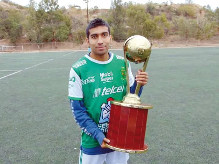Urías es campeón goleador de la SCSL