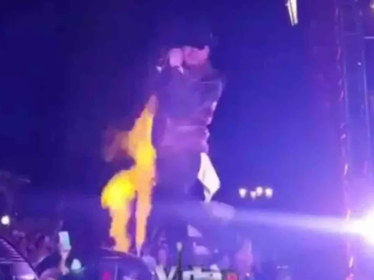 &#039;El Gallo Elizalde&#039; sufre quemaduras en pleno concierto