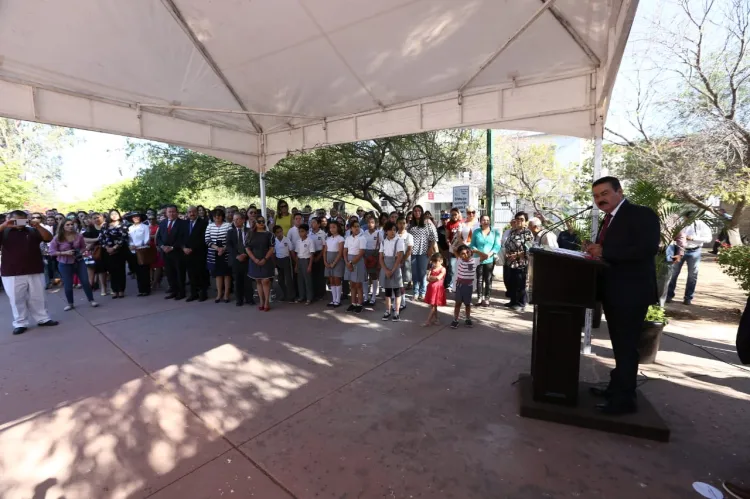 Son docentes aliados en la mejora continua de la educación: Víctor Guerrero