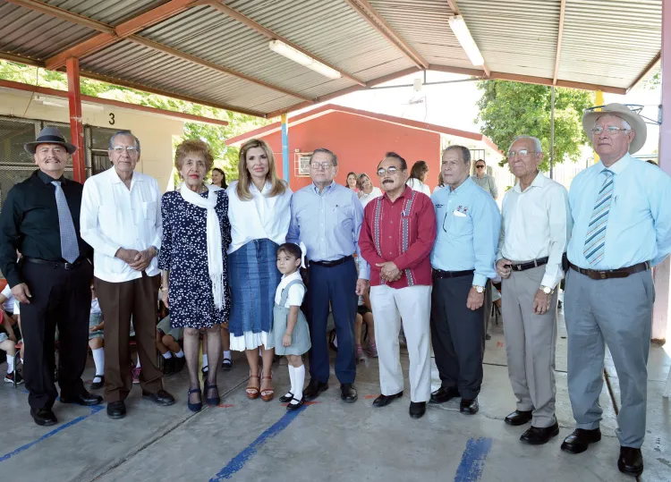 Reconoce Gobernadora a maestros