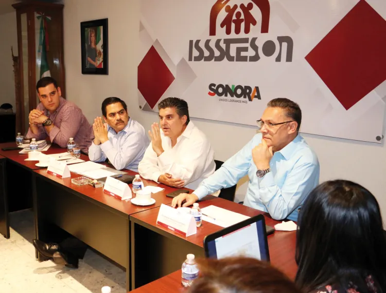 Persisten mesas de negociación