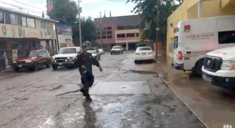 <b>Hallan vivienda armado y</b>
<b>es sometido por residentes</b>