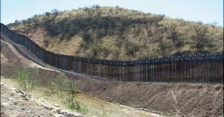 Avanzan construcción del muro