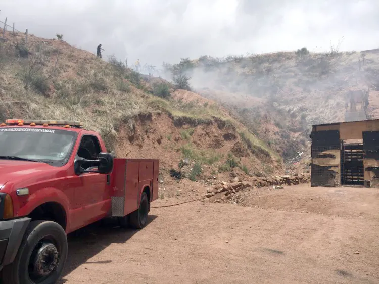 Controlan incendio
de llantas y basura